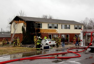 An apartment complex caught fire at 213 Cambridge Dr. in Murray Monday afternoon. Photo by Lori Allen // The News
