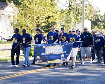 Zachary Maley/The News 20 YEARS: Two decades after taking back to back titles, the 1995 and 1996 Racer football team returned over Homecoming weekend to reunite with Murray State and fellow teammates. The team walked in the Student Government Association’s Homecoming Parade Saturday morning and was also honored on the field of Roy Stewart Stadium during the football game.