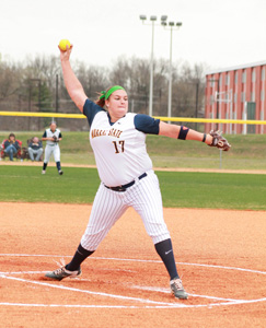 Jenny Rohl/The News Junior pitcher Mason Robinson pitching the ball during their March 17 game against the University of Evansville.
