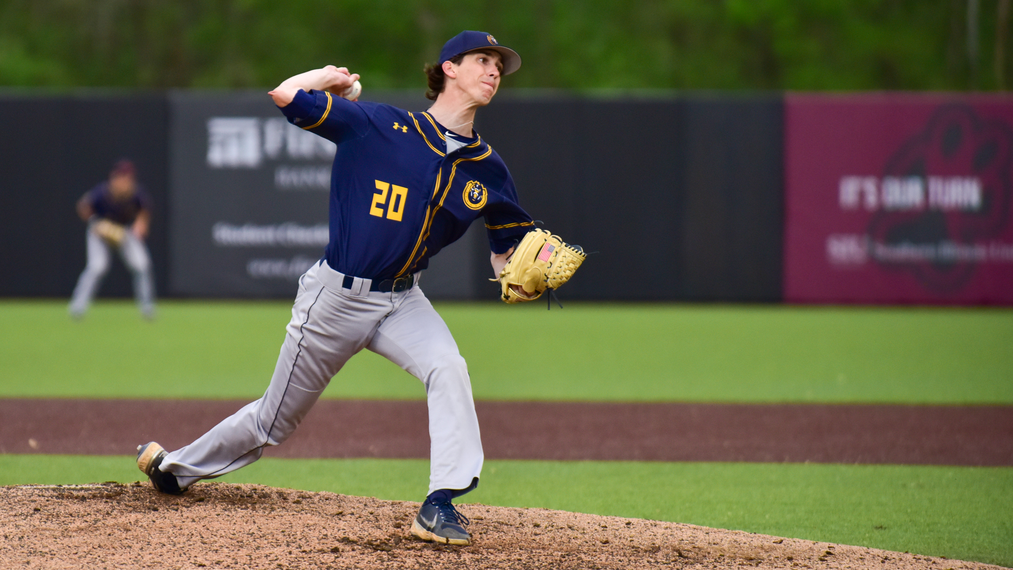 Salukis come back late to beat Racers - Vimarsana News